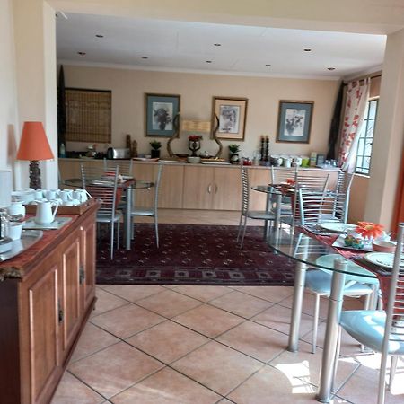 Cherry Tree Cottage B&B Linden Johannesburg Dış mekan fotoğraf