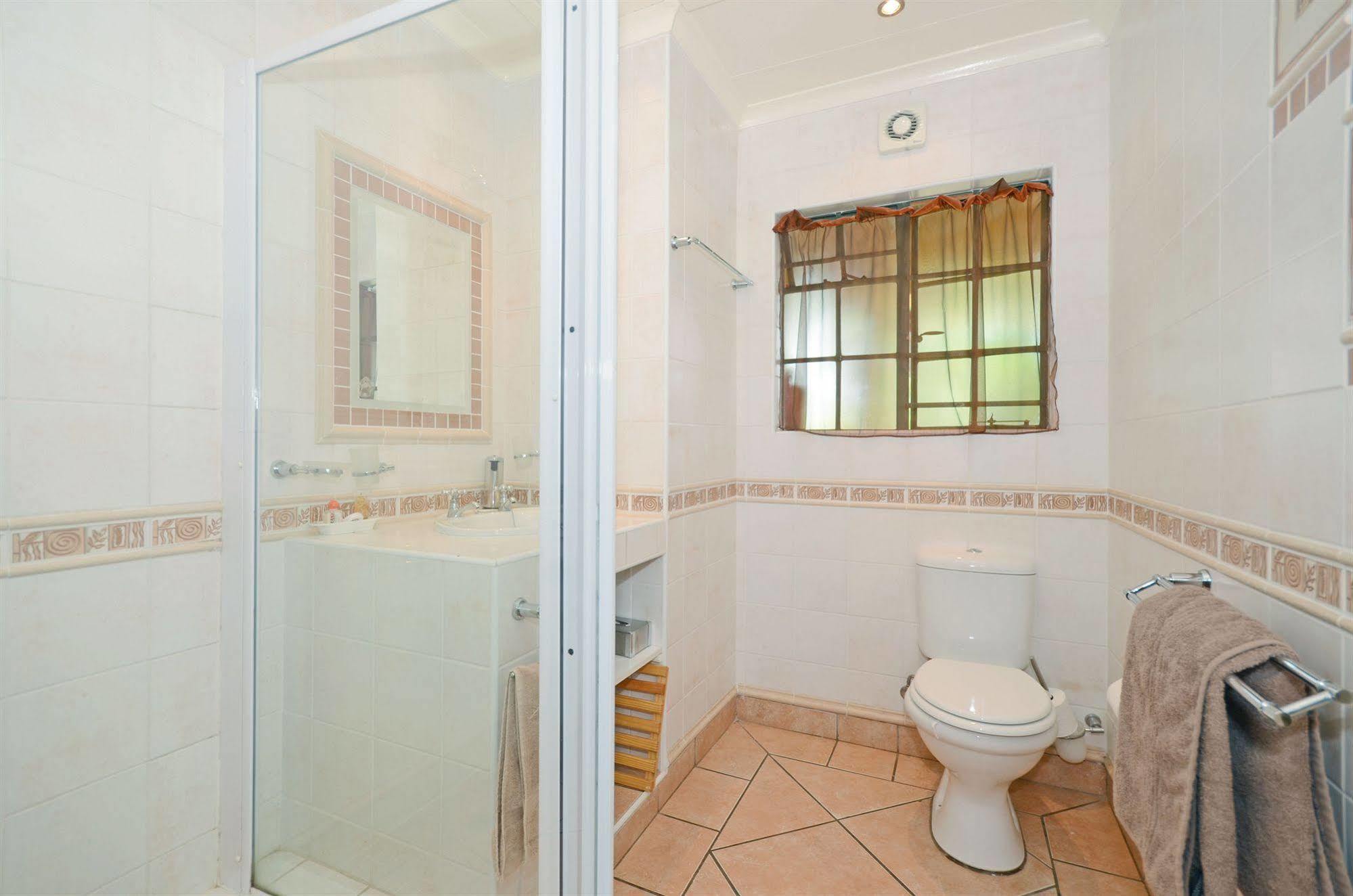 Cherry Tree Cottage B&B Linden Johannesburg Dış mekan fotoğraf