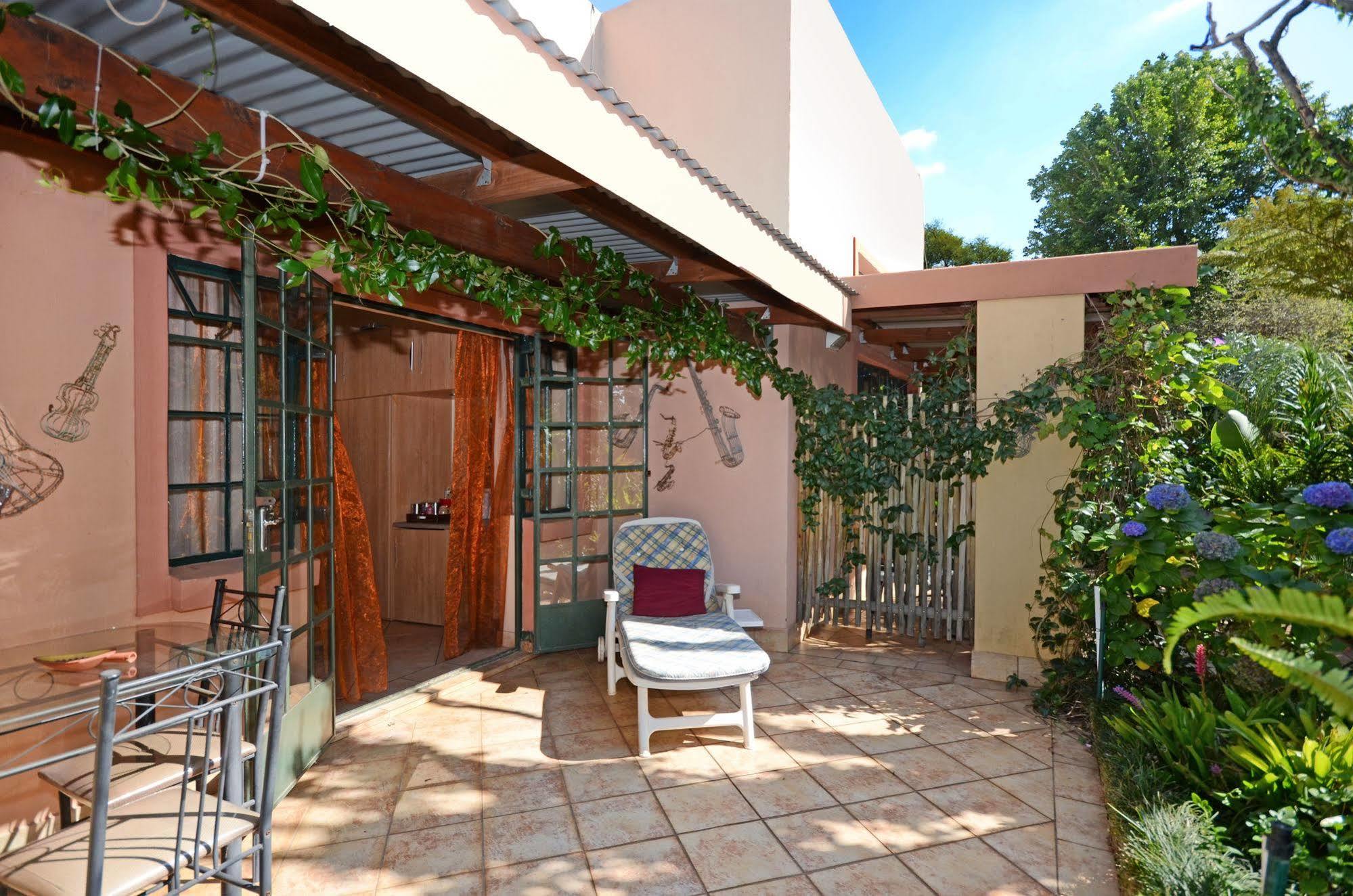 Cherry Tree Cottage B&B Linden Johannesburg Dış mekan fotoğraf
